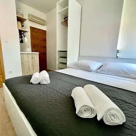The Rise Studio Apartments Pula Exterior photo