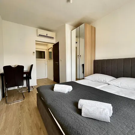 The Rise Studio Apartments Pula Exterior photo