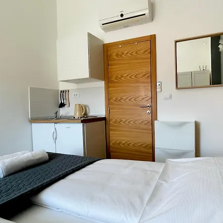 The Rise Studio Apartments Pula Exterior photo